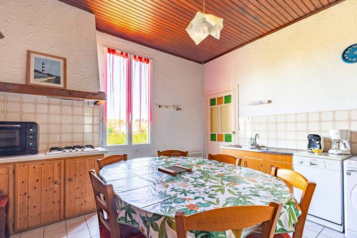 Location de vacances pour 10 personnes, avec jardin à Le Château-d'Oléron - 2