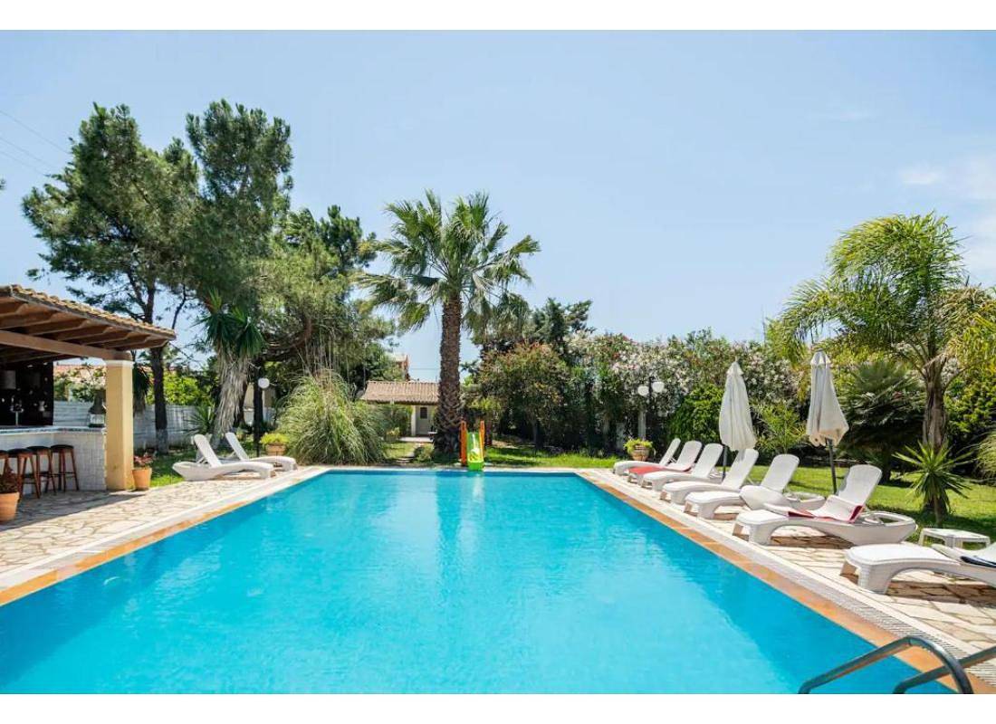 Ganze Wohnung, Ferienwohnung 'Fedra Zwei-Schlafzimmer-Bungalow' mit Gemeinschaftspool, Wlan und Klimaanlage in Korfu