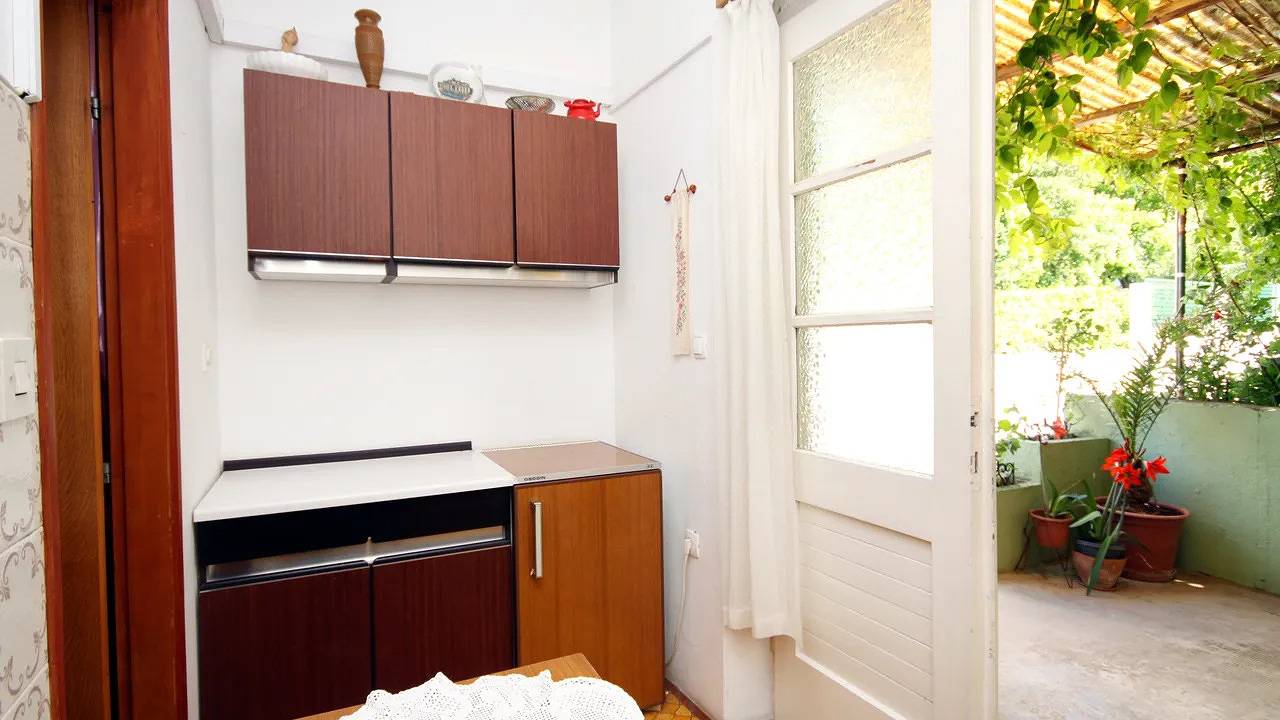 Apartamento vacacional entero, Apartamento de vacaciones para 3 personas con terraza in Jelsa, Hvar (isla)