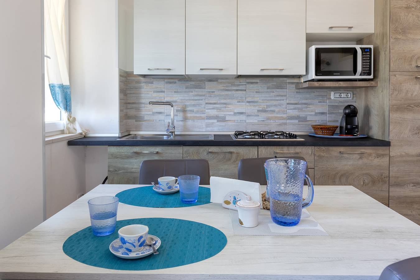 Appartement entier, Appartement "Fronte Porto" avec vue sur la mer, Wi-Fi et climatisation in Pivarada, Province de Sassari