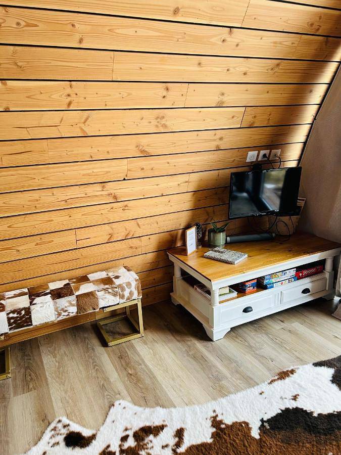 Chalet pour 2 personnes, avec jardin dans Massif central - 2