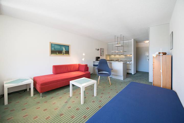 Vacation apartment for 2 people, with balcony and yard in Davos
