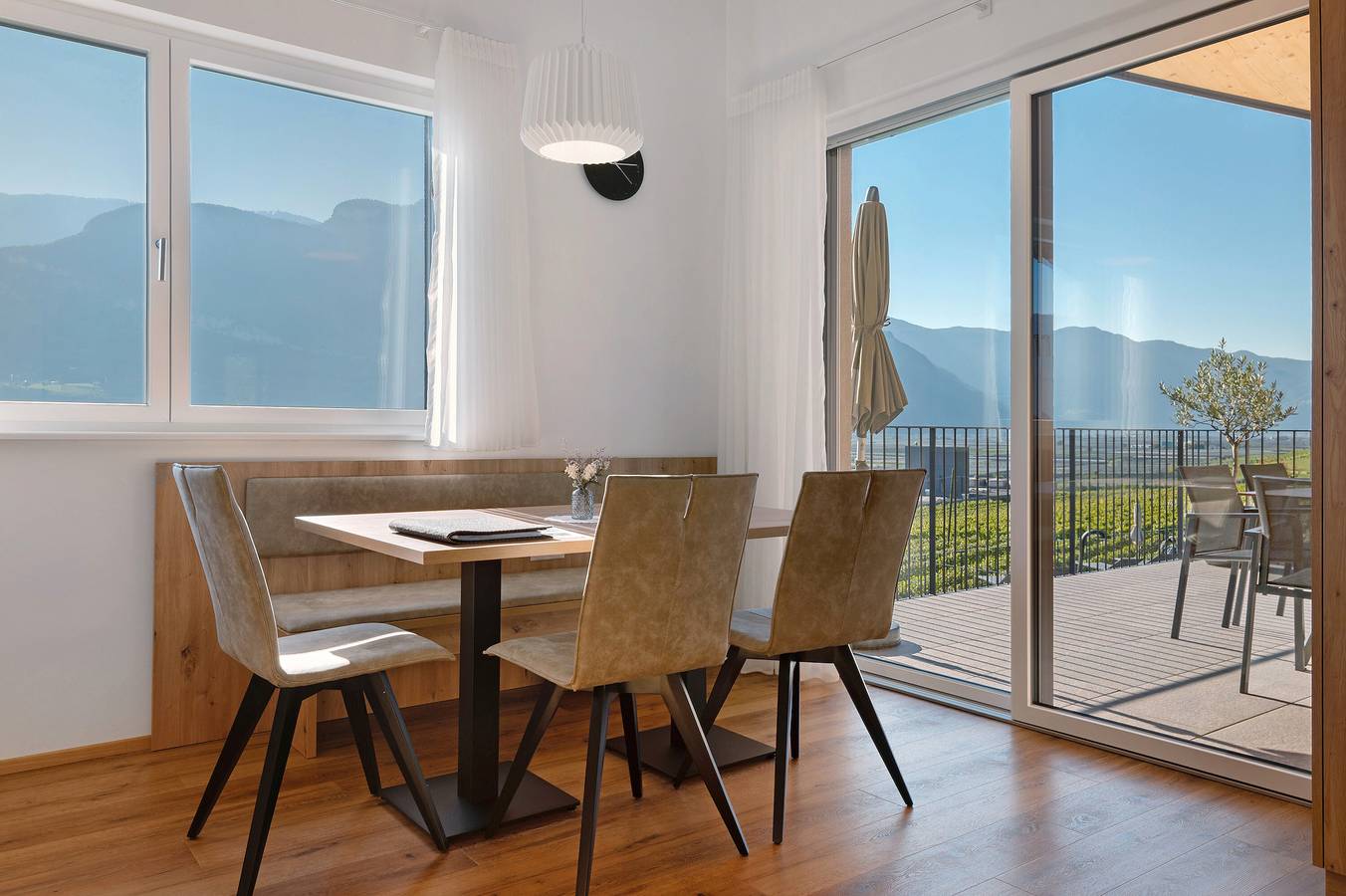Appartamento intero, Appartamento 'Katherina' con vista sulle montagne, piscina comune e Wi-Fi in Termeno sulla Strada del Vino, Alpi della Val di Non