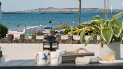 Holiday Home for 9 People in Rhosneigr, Isle of Anglesey, Photo 2