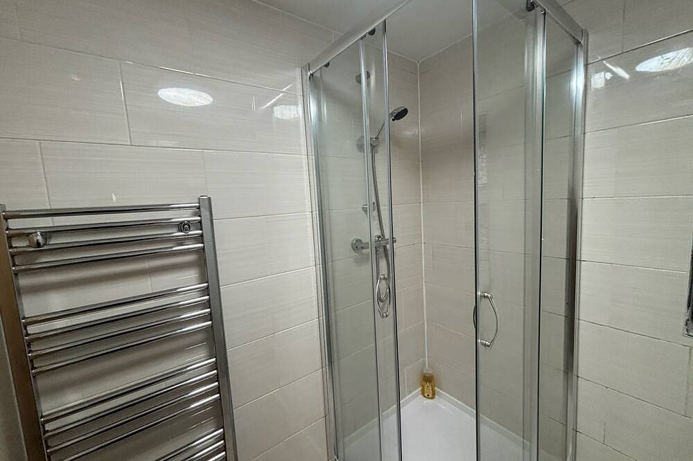 Ganze Wohnung, Cardiff Hideaway w/ Private Garden & Hot Tub in Cardiff, Cardiff und Umgebung