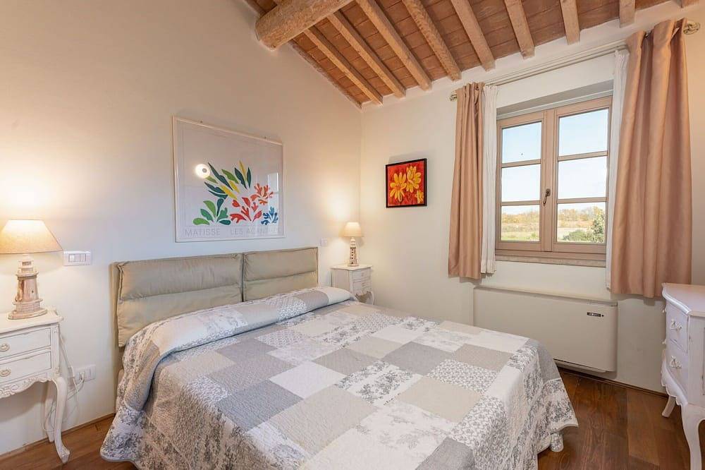 Appartement entier, Appartement avec climatisation, piscine, Wifi, Tv, terrasse, animaux admis, vue panoramique in Scarlino, Province de Grosseto