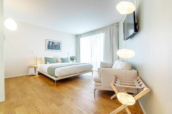 Hotel para 2 personas, con jardín y piscina - 1