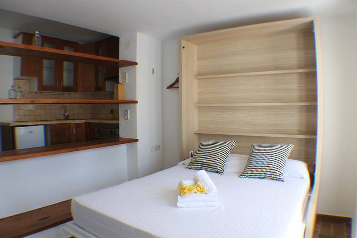 Gîte pour 4 personnes, avec terrasse, adapté aux familles à Roses