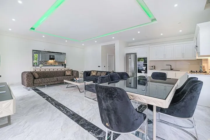 Chalet para 8 personas, con balcón y jardín además de vistas y piscina - 1