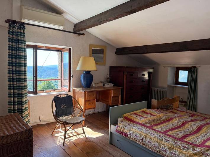Location de vacances pour 6 personnes, avec vue ainsi que piscine et jardin à Valleraugue - 4