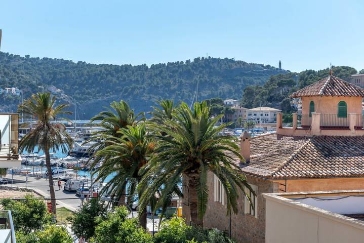 Entire apartment, Apartment with mountain views, Wi-Fi and air conditioning. in Port de Sóller, Sóller