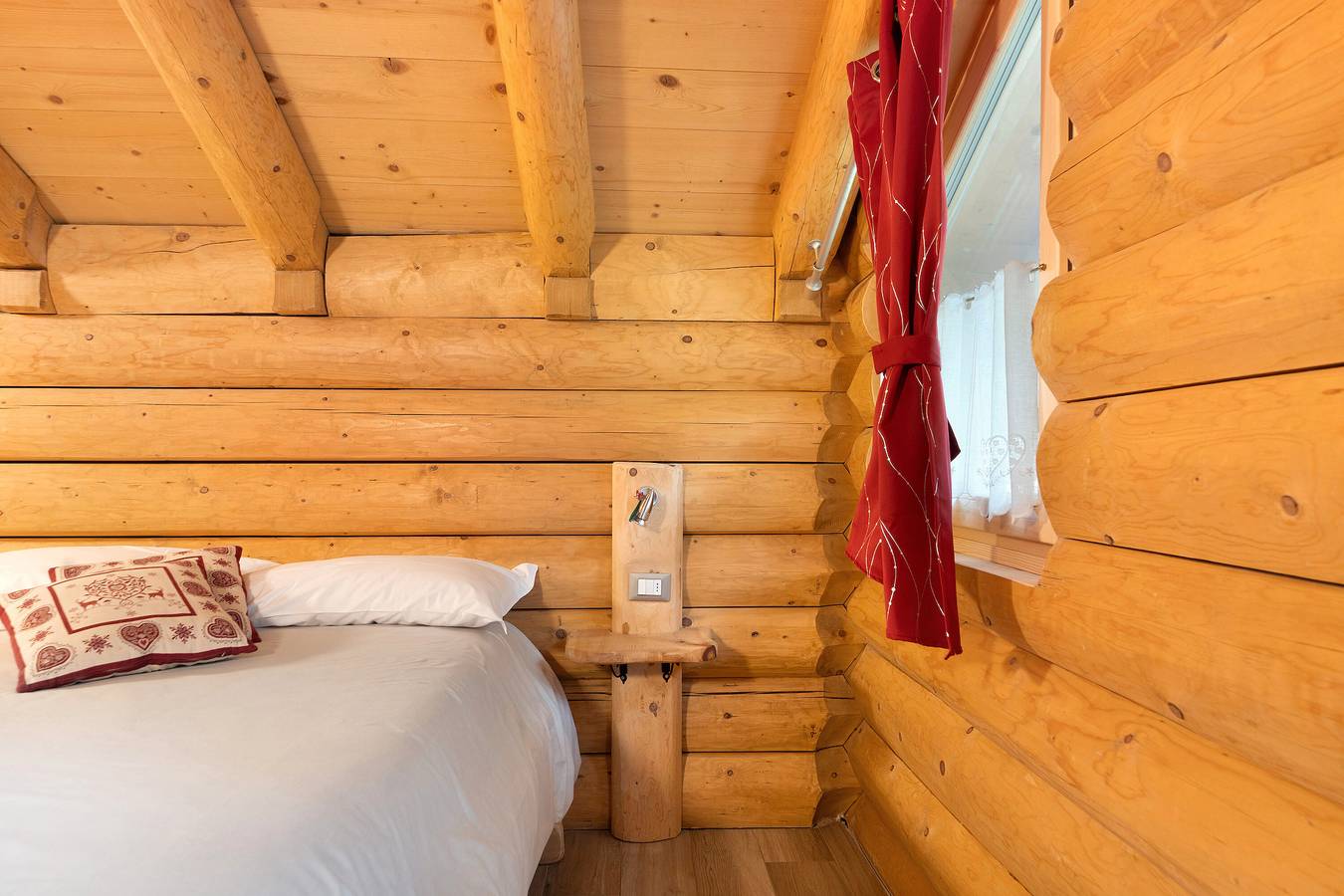 Camera 'Primula' con Vista Montagna, Giardino Condiviso e Wi-Fi in Peio, Parco Nazionale dello Stelvio