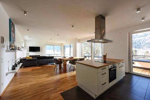 Ganze Wohnung, Apartment with Lake View in Steindorf am Ossiacher See, Bezirk Feldkirchen