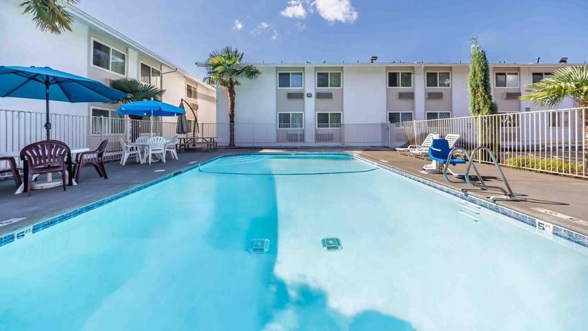 Hotel para 2 personas, con piscina, Se admiten mascotas - 1