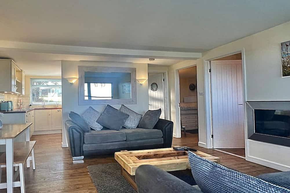 Entire apartment, 2 Bed Chalet with Rural Views in Dartmouth, Devon