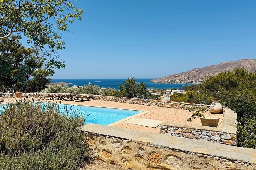 Villa Oleander-Charming Greek Villa Near the Beach | Garden Oasis in Poseidonia, Syros