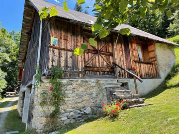 Gîte pour 6 personnes, animaux acceptés dans Doucy-Combelouvière