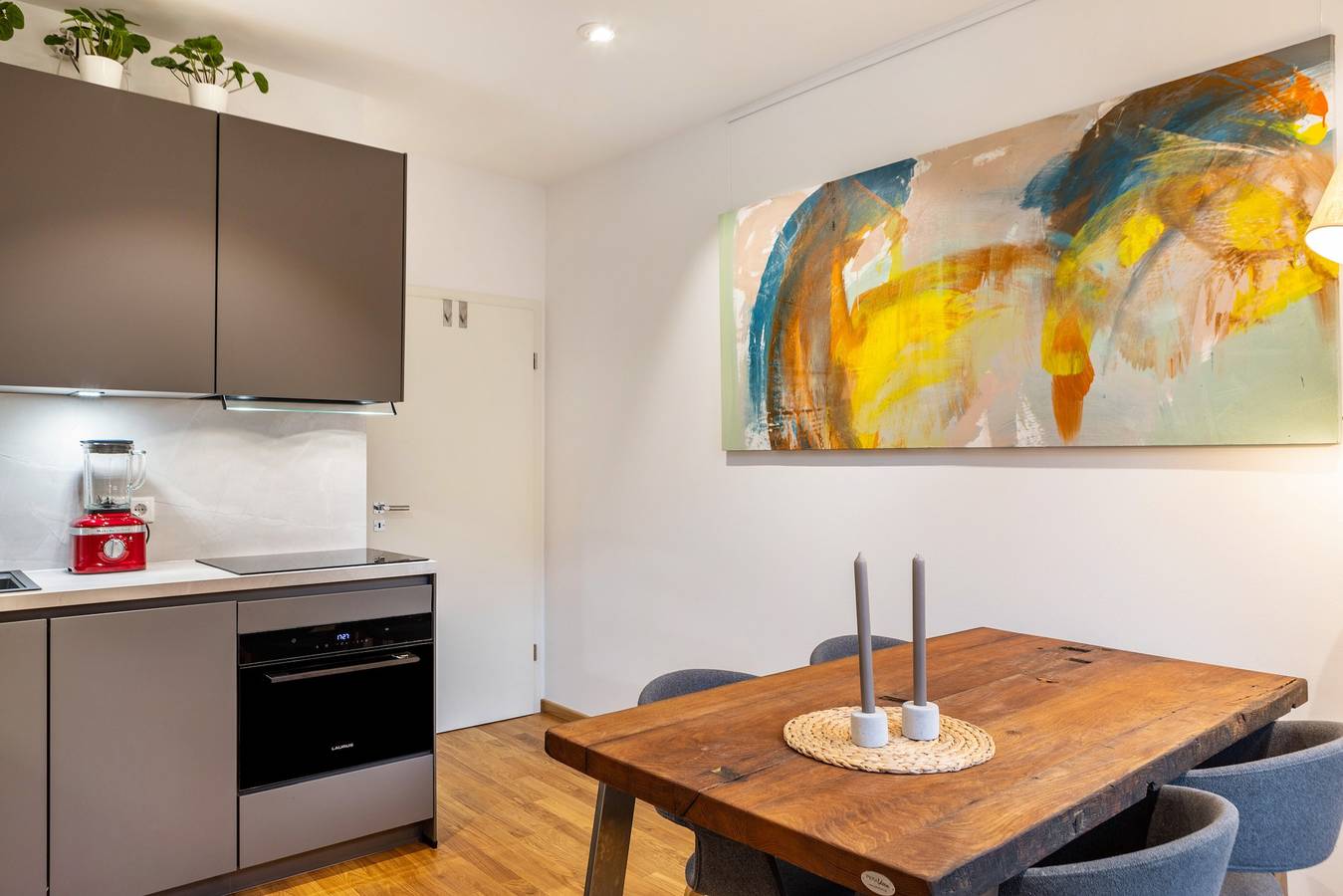 Ganze Wohnung, Ferienwohnung 'Ederweg' mit privater Terrasse und Wlan in Bad Wilhelmshöhe, Kassel
