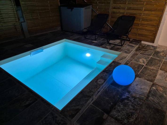 Location de vacances pour 4 personnes, avec terrasse et piscine, animaux acceptés à Case-Pilote - 2