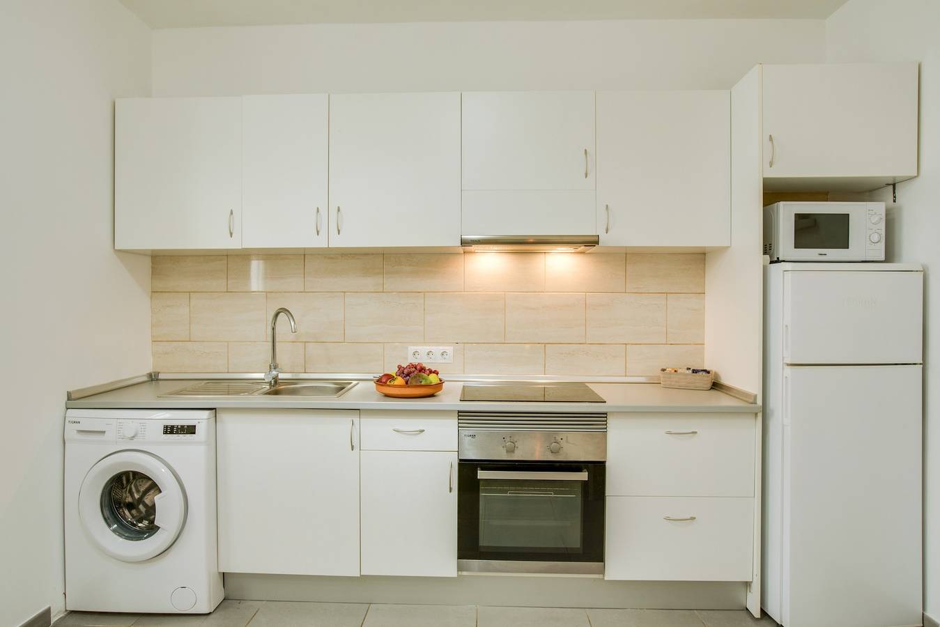 Appartement entier, Appartement "1A Van Halen" près de la mer avec Wi-Fi et ventilateurs in Vecindario, Santa Lucía de Tirajana