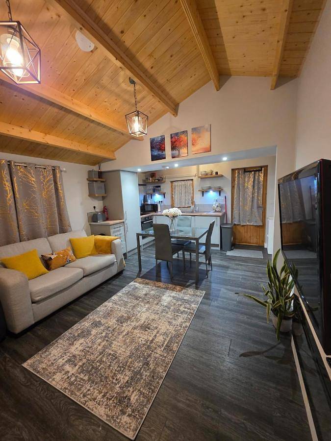 Apartment for 4 people, with Terrace and Garden in High Wycombe