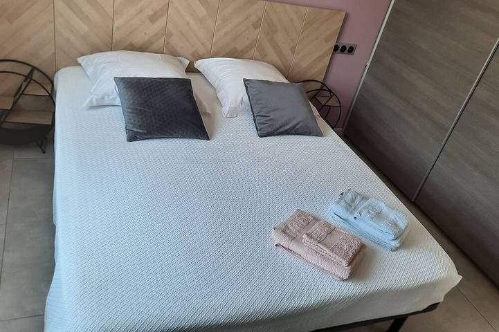 Location de vacances pour 5 personnes, avec jardin et jacuzzi à Chatuzange-le-Goubet - 3