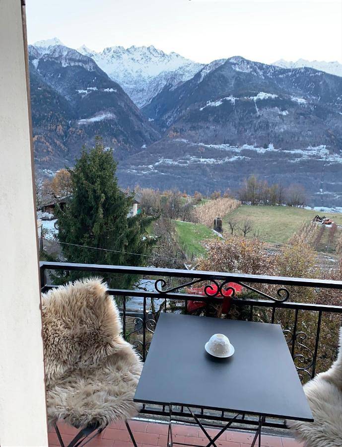 Gîte pour 4 personnes, avec vue et jardin à Teglio