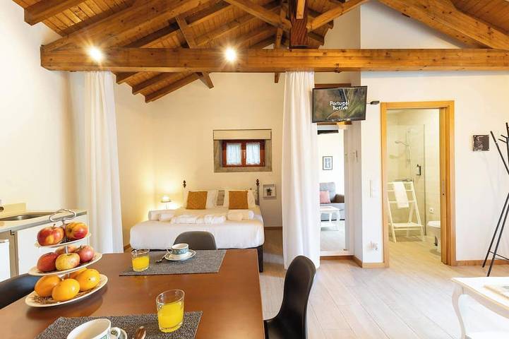 Location de vacances pour 20 personnes, avec balcon et jardin dans Vilar de Mouros - 2
