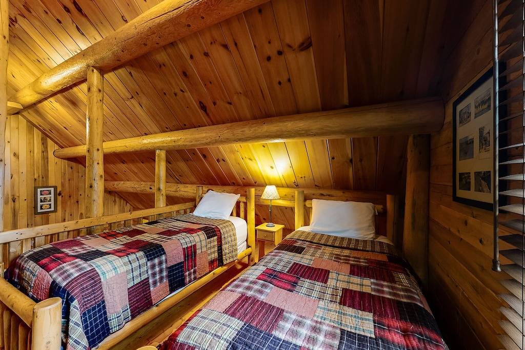 Lakefront home with private dock, canoe & kayak, fast Wifi, and firepit - dog Ok in Moosehead Lake