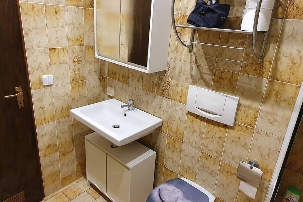 Ganze Wohnung, Top ausgestattete Ferienwohnung mit Schwimmbad und Sauna - 10 Min. zum Weißensee in Weißensee, Füssen