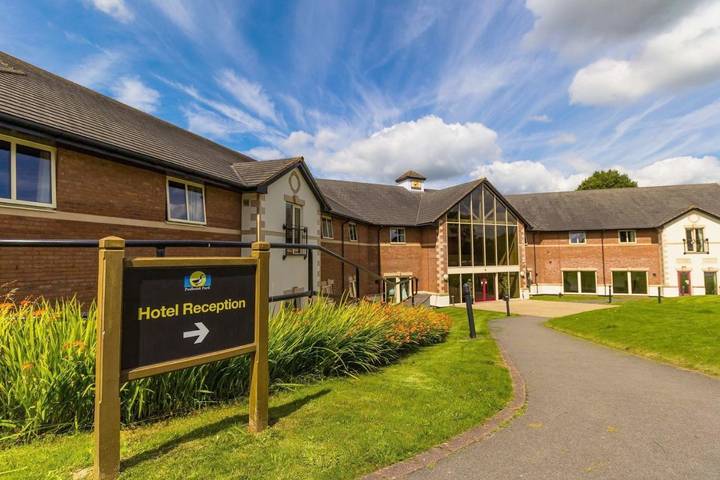 Hôtel pour 10 personnes, avec Terrasse et Jardin dans Cullompton