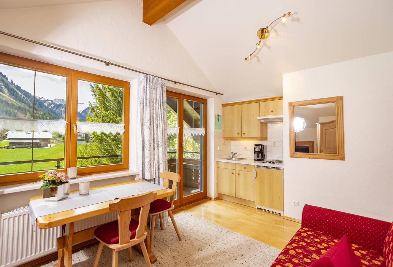 Ganze Ferienwohnung, Apartment/1 Schlafraum/Dusche, Wc, Top 3 in Mittelberg, Kleinwalsertal