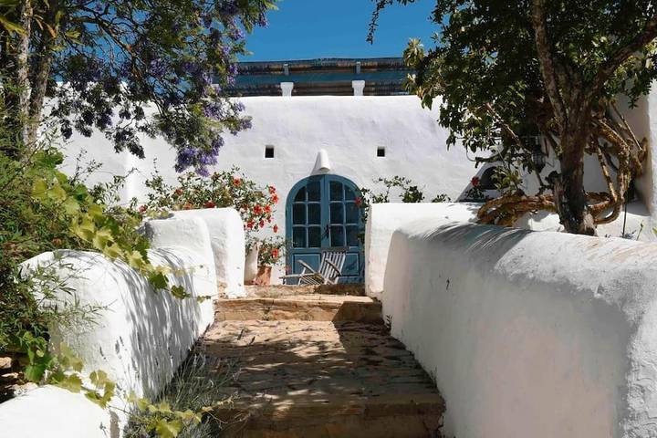 Ferienhaus für 8 Personen, mit Terrasse und Garten sowie Pool und Ausblick in St Llorenc de Balafia - 4