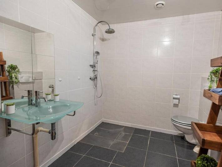Location de vacances pour 8 personnes, avec vue ainsi que piscine et terrasse, animaux acceptés à Oupia - 2