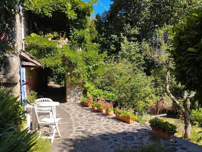 Location de vacances pour 3 personnes, avec piscine et terrasse ainsi que jardin et vue à Saint-André-de-Majencoules - 2