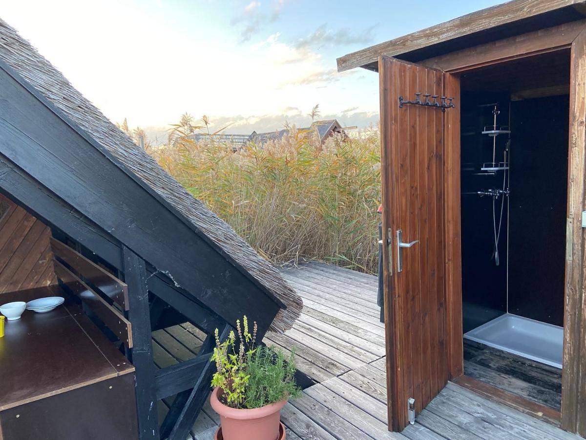 Seehütte Pfahlbau-Neusiedlersee-Robinsonhütte in Rust (Burgenland), Leithaberg