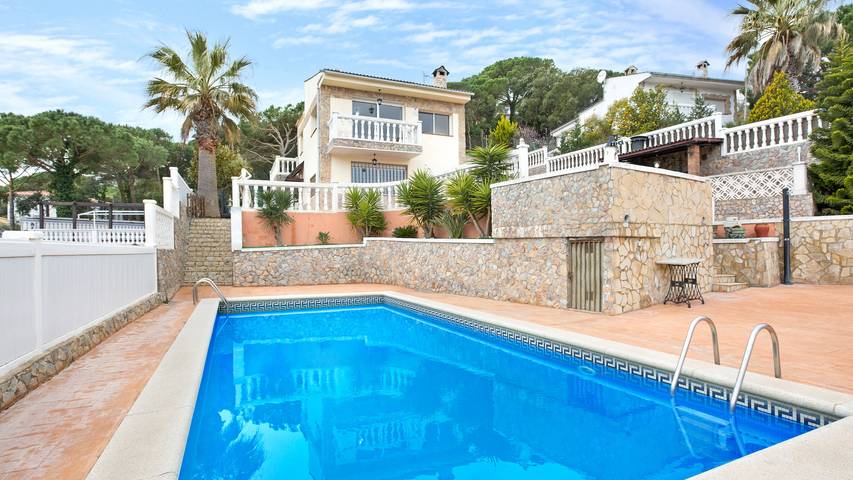 Villa für 13 Personen, mit Terrasse