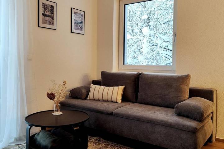 Ferienwohnung für 4 Personen, mit Balkon und Terrasse sowie Garten und Ausblick in Zams