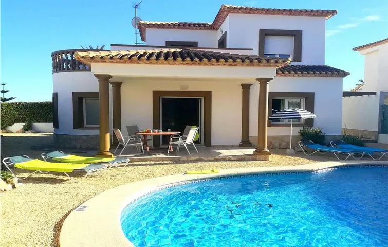 Holiday home for 6 people, with terrace and pool - 1