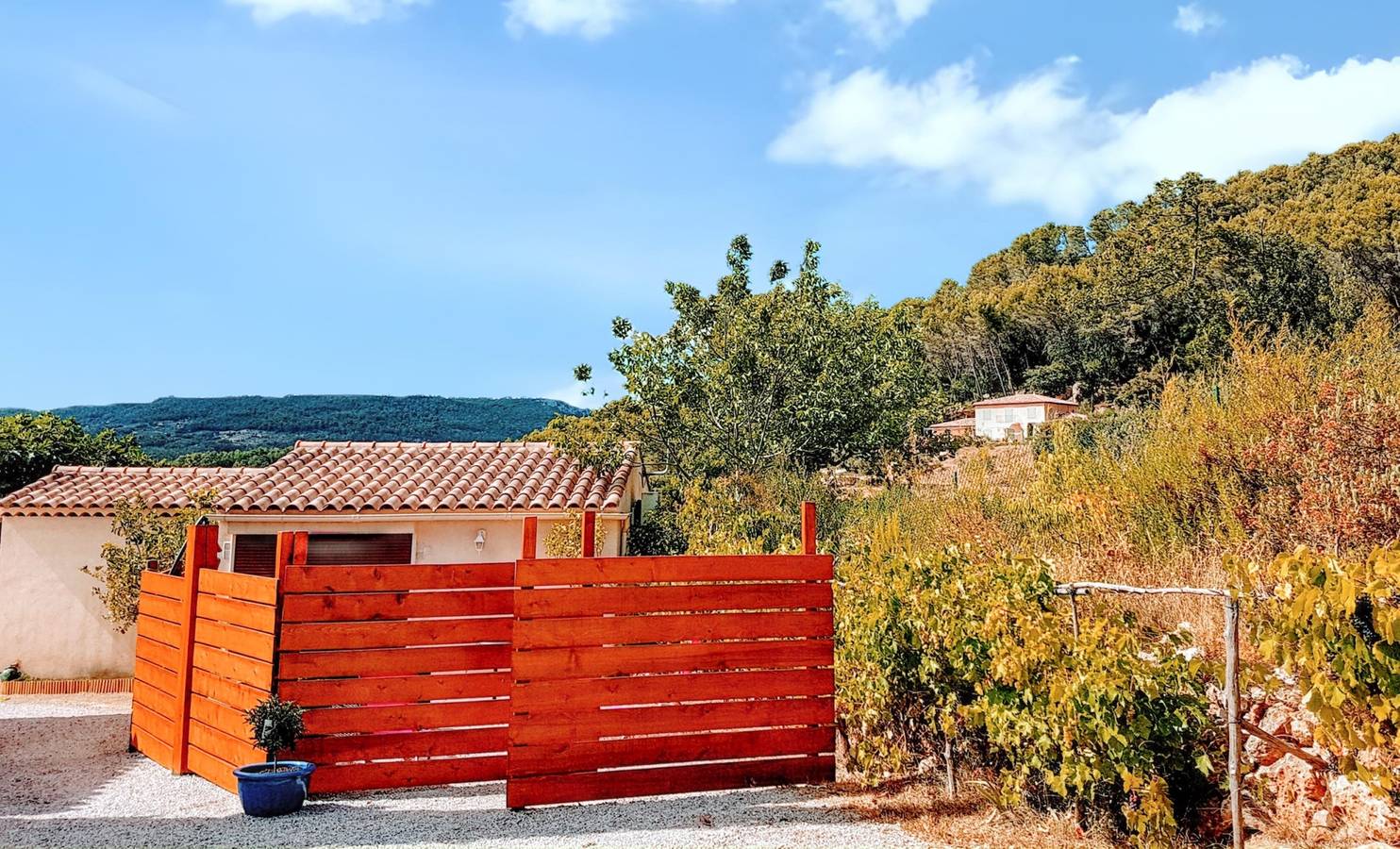 Hel studio-lejlighed, Charmerende studio med fælles pool i Draguignan, 42 m² in Draguignan, Draguignan regionen