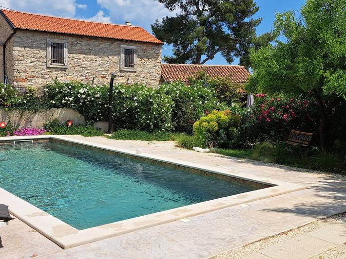 Ferienwohnung für 4 Personen, mit Terrasse und Pool sowie Garten - 1