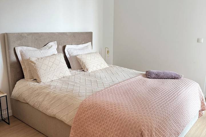 Haus, 10 Minuten vom Flughafen und Strand. Ideal für Familien- und Freundeurlaub in Santa Cruz (Madeira), Madeira