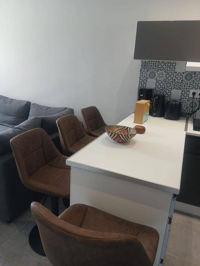 Appartement entier, One-Bedroom Apartment in Hérouville-Saint-Clair, Région de Caen