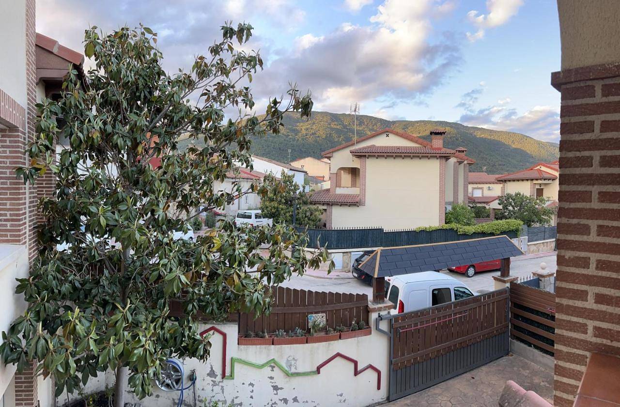 Four-Bedroom House in La Adrada, Provincia de Ávila