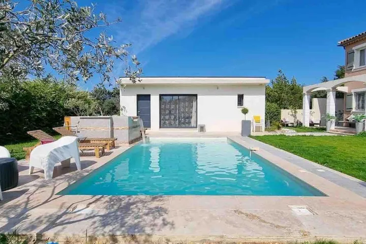 Ferienhaus für 10 Personen, mit Ausblick und Pool sowie Garten und Terrasse - 1
