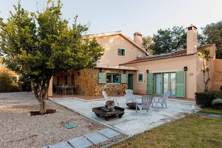 Casa de férias para 3 pessoas, com vista e piscina e ainda jardim em Abrantes