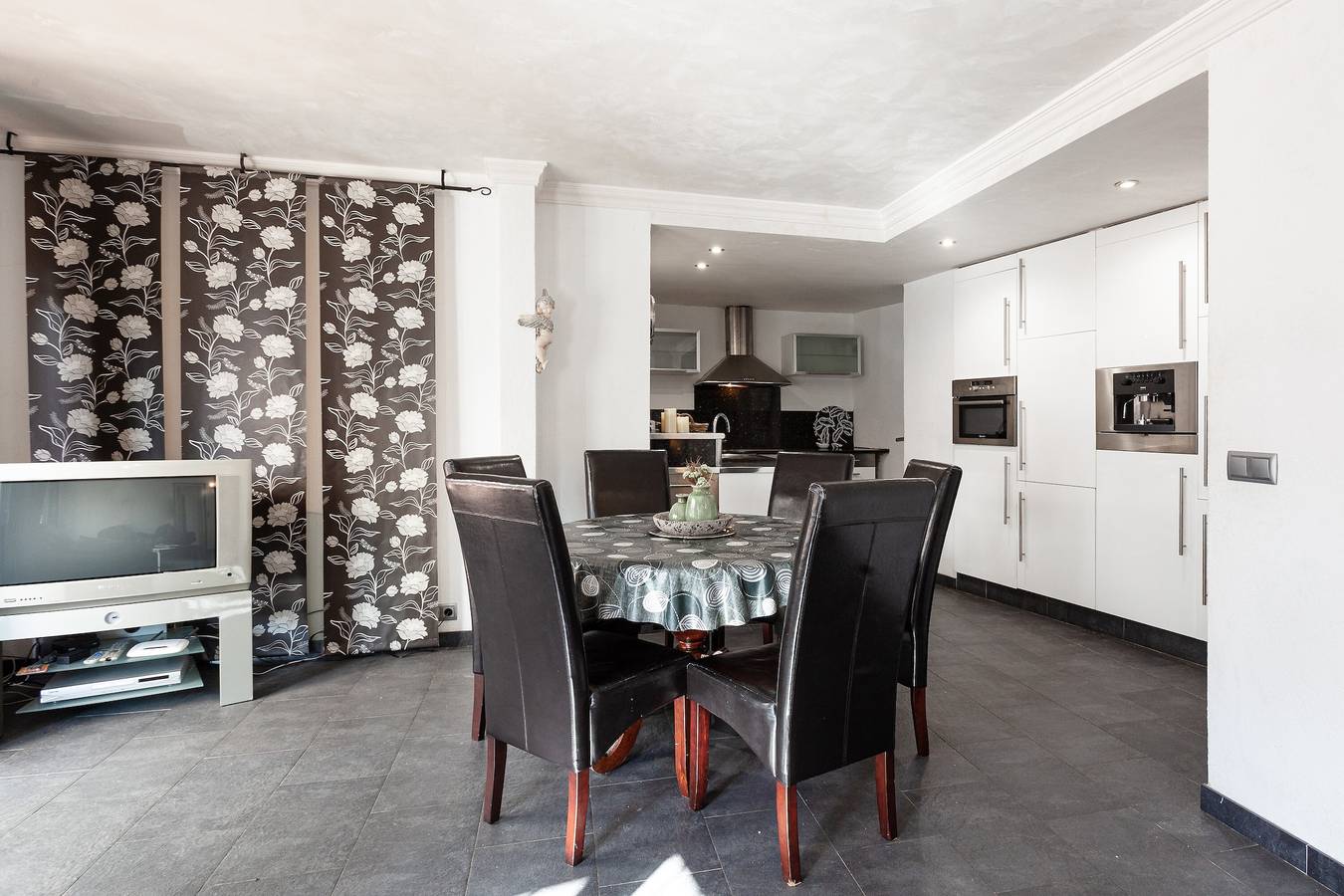 Geheel appartement, Appartement 'Penthouse la Riera' met tuin, A/C en Wi-Fi in Central Lloret de Mar, Lloret de Mar