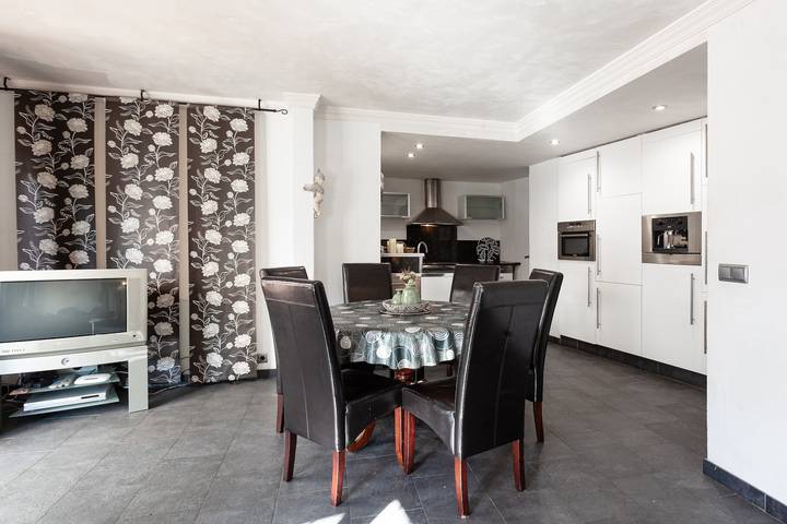 Geheel appartement, Penthouse La Riera met tuin, airco en wifi in Central Lloret de Mar, Lloret de Mar