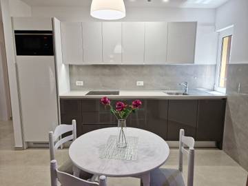 Ferienwohnung für 2 Personen, mit Balkon in Baska