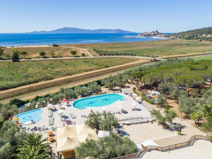 Resort per 4 persone, con piscina e giardino, con animali domestici in Toscana